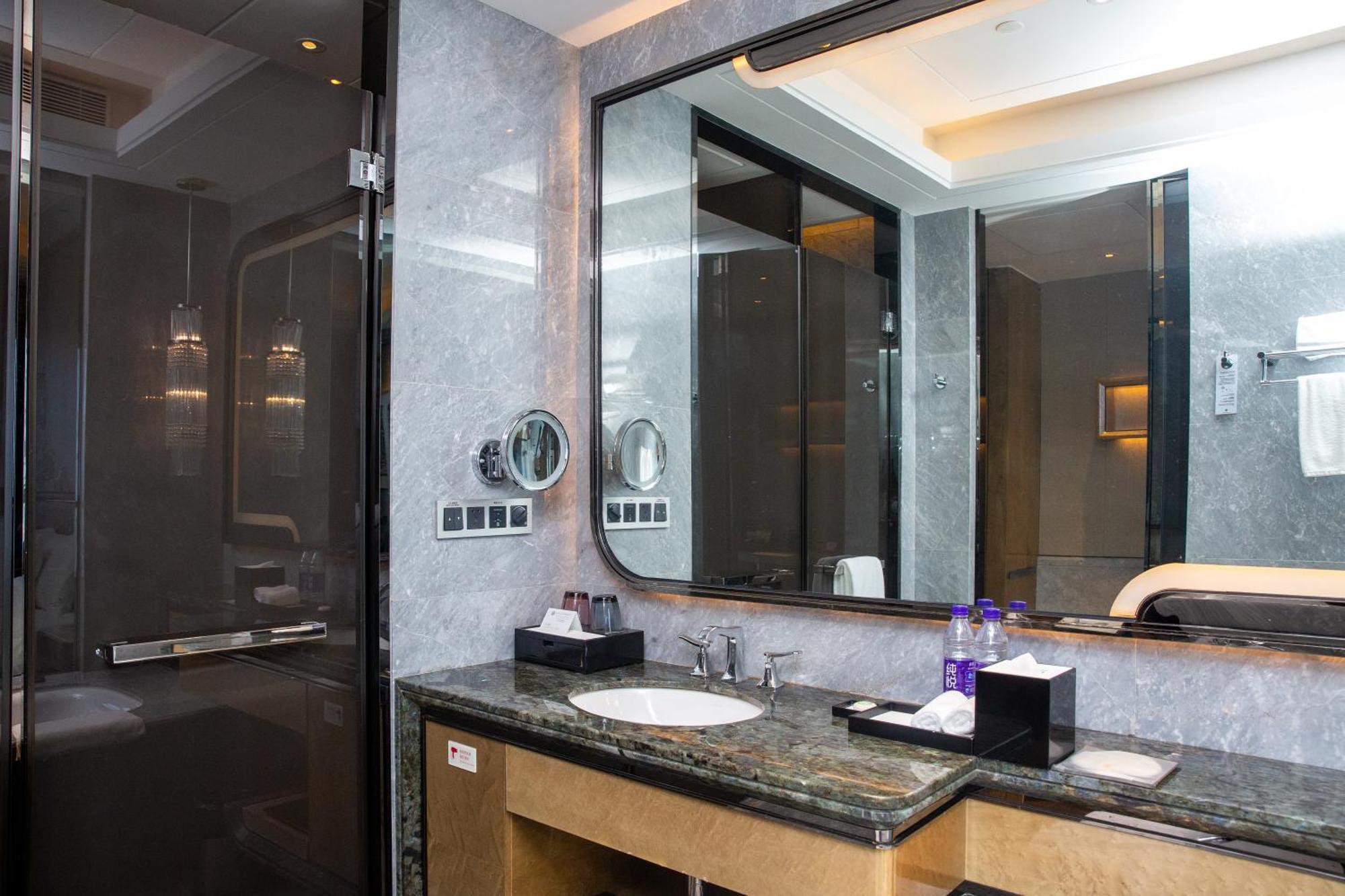 Pullman Yantai Center Hotel ภายนอก รูปภาพ
