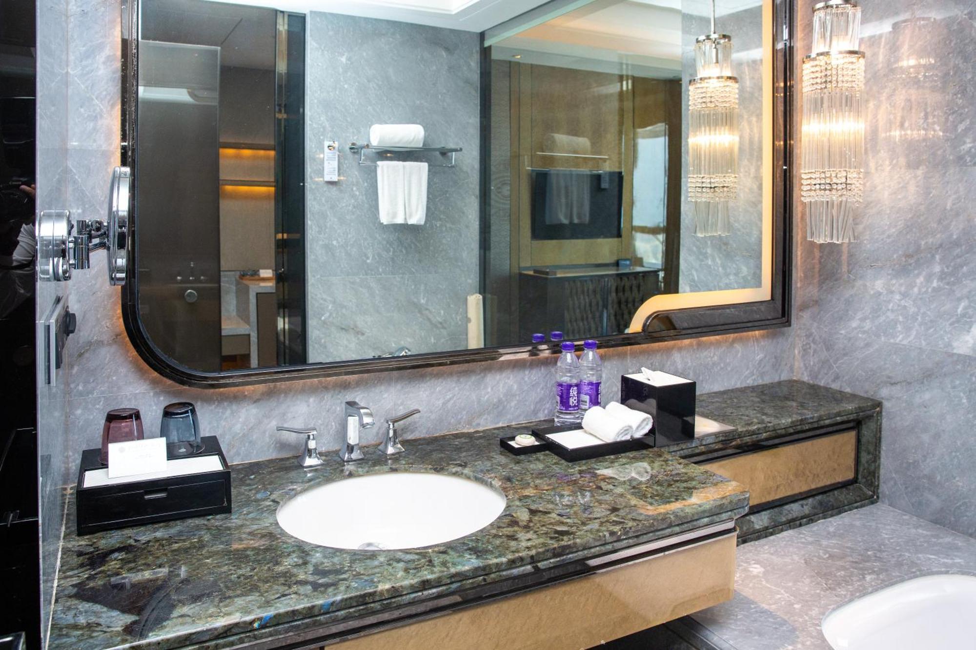 Pullman Yantai Center Hotel ภายนอก รูปภาพ