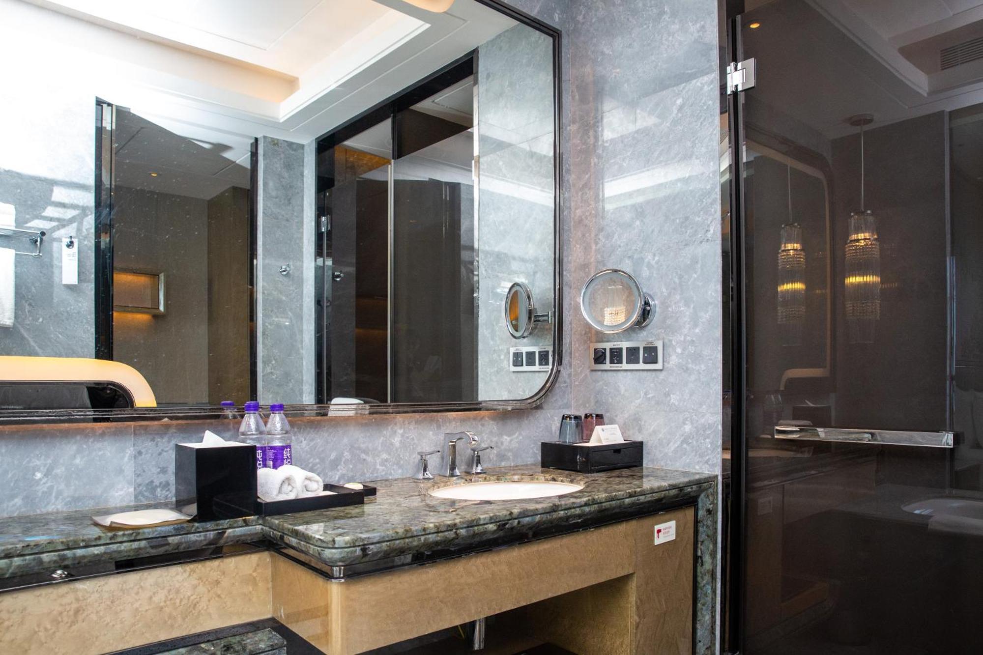 Pullman Yantai Center Hotel ภายนอก รูปภาพ